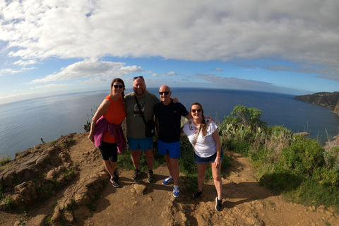 Visite privée des piscines naturelles et des cascades de Porto Moniz