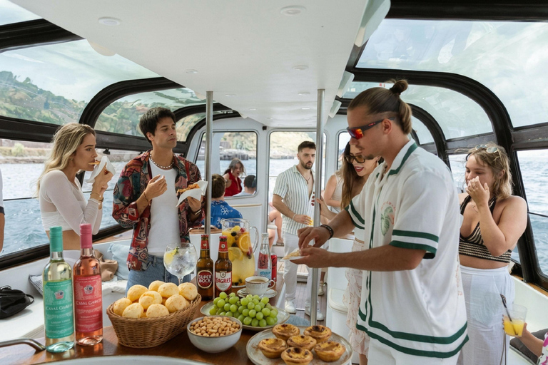 Lisbon – Sangria Social Premium Boat Experience Lisbon: Sangria Vibe Premium Boat Experience