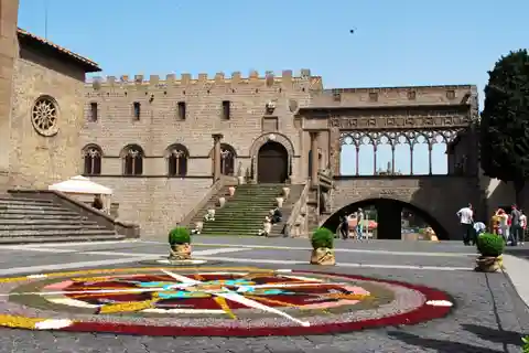 From Rome: Viterbo and Caprarola Day Tour