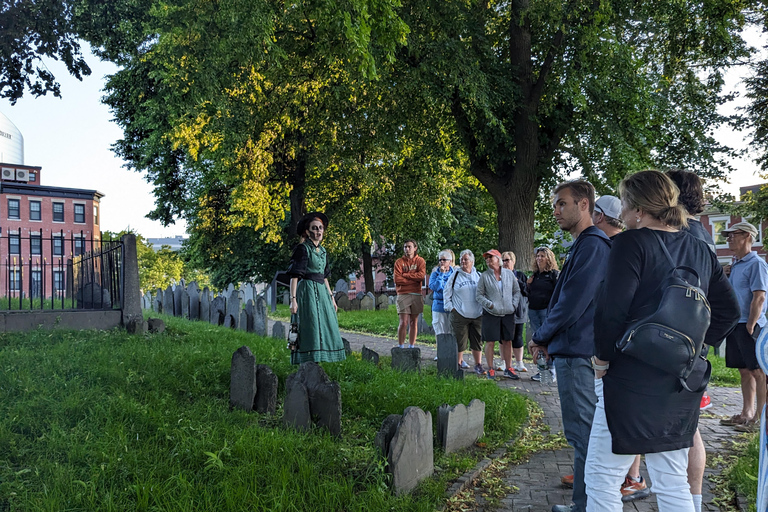 波士顿幽灵与墓碑夜行之旅