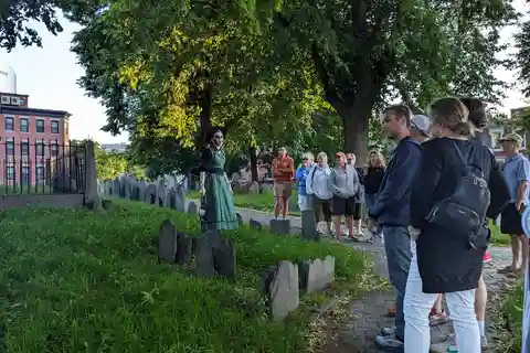 Boston: Spøgelsestur og gravsten med natvandring