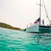 Von Olbia aus: Tavolara oder Cala Moresca Katamaran Tour