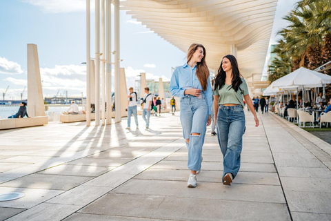 Málaga: Harbour & Waterfront Private Photoshoot Super Premium: 75 photos | 90 mins