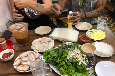 Da Nang: Tour a piedi del cibo come un localeFoodtour nascosto a Danang: Mangia come un abitante del luogo con i vietnamiti