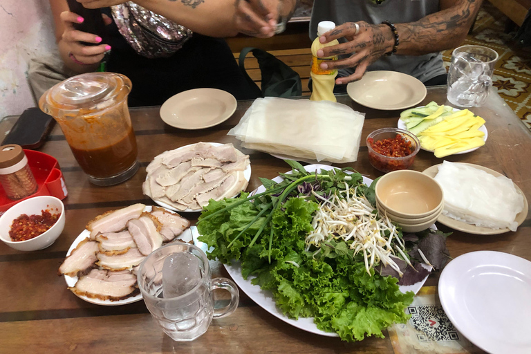 Da Nang: Tour a piedi del cibo come un localeFoodtour nascosto a Danang: Mangia come un abitante del luogo con i vietnamiti