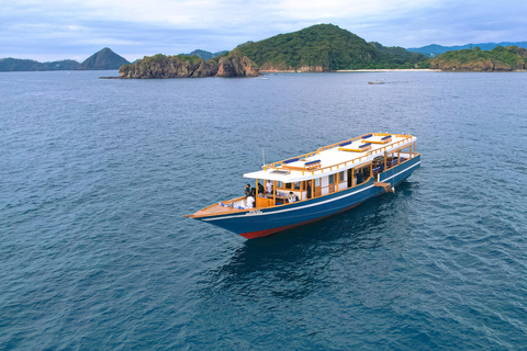 Komodo in a Day — A Luxury Sailing Experience