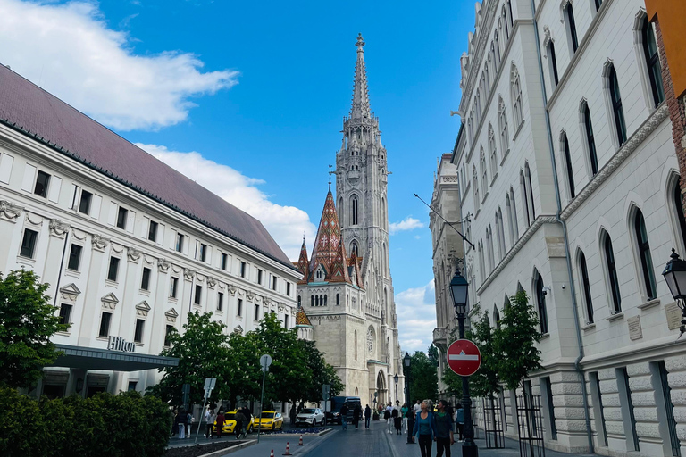 Budapest Highlights Walking Tour: Parliament to Buda Castle