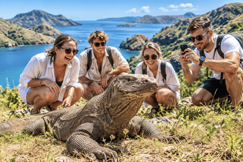 Labuan Bajo: Komodo Park 8-Stop Day Trip with Sunset Cruise