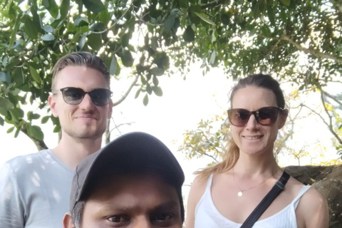Kandy: Tuk-Tuk Sights, Culture, Shopping & Treatment