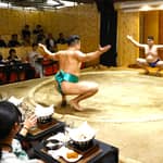Tokyo: spettacolo di sumo, intrattenimento, hot pot di pollo e geisha
