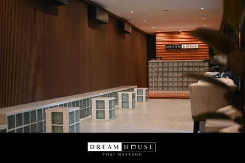 Bangkok: Dream House Thai Massage near Emquartier Aroma Oil Massage (60 mins)