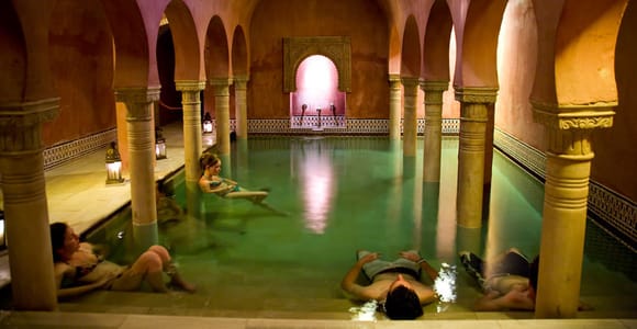 Granada: Alhambra Guided Tour and Arabian Bath and Massage