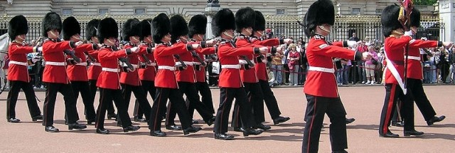 Royal London Private Full-Day Sightseeing Tour by Black Taxi