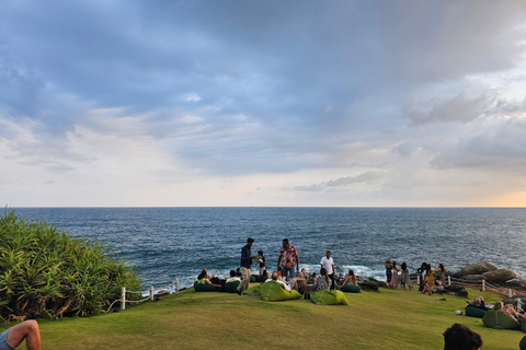 Waligama: Cliff Sunset Dining Experience + Wine