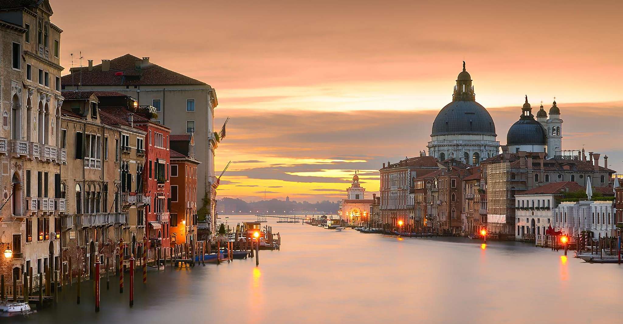 Venice: Guided Walking Tour and Gondola Ride