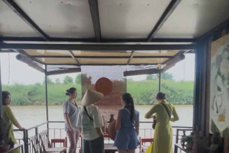 Hanoi Jeep Tour Private: Hidden Art House & Custom Route Private tour for 2 people