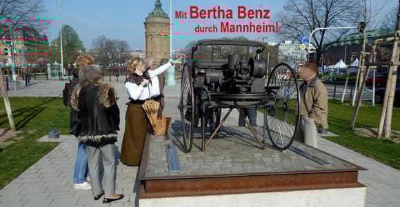 Öffentlicher Rundgang Mit Bertha Benz durch die Erfinderstadt Kostümführung