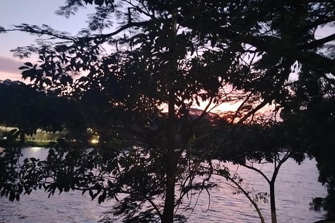 Kandy: Guided City Tour with Boat Ride & Tuk-Tuk Ride