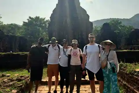 My Son Sanctuary - liten gruppe og båttur (morgentur)