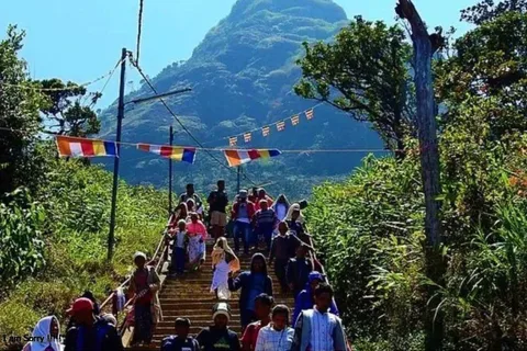 From Hatton: Adam's Peak Sunrise Hike with Hotel Transfers