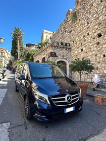 Taormina: Private Mount Etna Transfer with Photo Stops