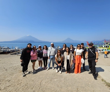 VANUIT PANAJACHEL BEZOEK AAN DORPEN VAN ATITLÁN PER BOOT