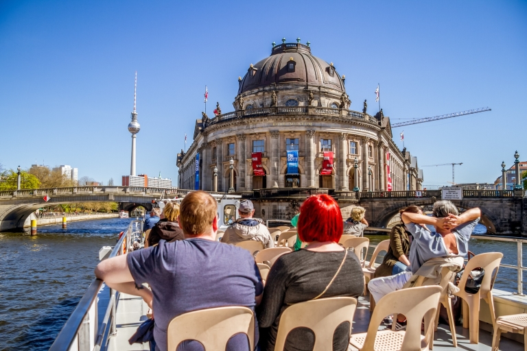 Berlin: Boat Tour Along the River Spree Evening City Sightseeing Cruise