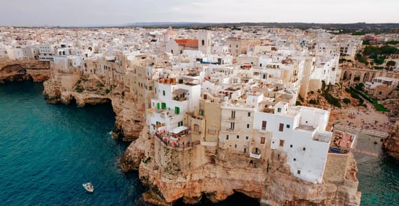 From Bari: Full-day tour to Monopoli and Polignano a Mare