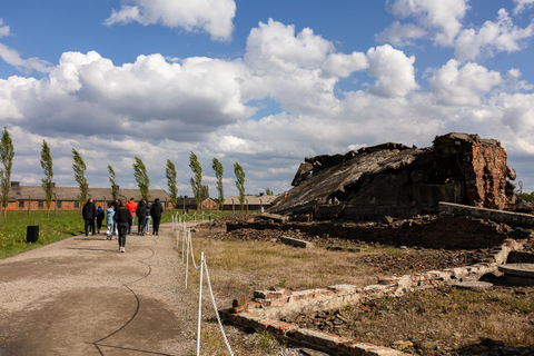 Cracóvia: Auschwitz-Birkenau: Tour guiado de melhor qualidade e serviço de buscaTour guiado com serviço de busca no hotel