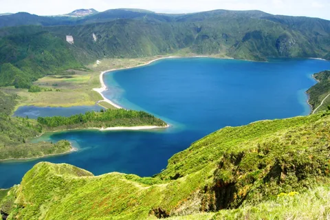 From Ponta Delgada: Lagoa do Fogo Half-Day Jeep Tour