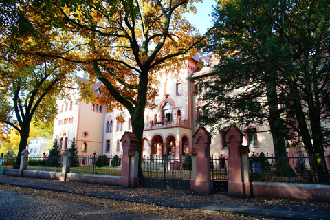 Potsdam: Hop-On Hop-Off Bus Tour with Audio Guide