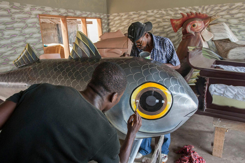 Accra Walking Tour: Artwork, Fantasy coffins & Beach bars