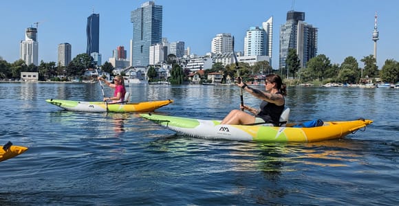 Vienna: Guided Kayaking Tour