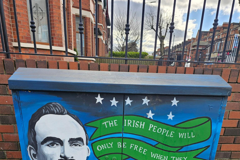 Official World Famous Belfast Taxi Tour™