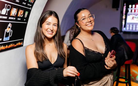 Prag: Shots Bar & Club Experience mit Willkommens-Cocktail