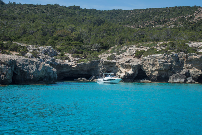 Paphos: Viagem de 1 dia a Akamas/Lagoa Azul e Banhos de Afrodite(Cópia de) Paphos: Parque Nacional de Akamas e passeio de ônibus e barco pela Lagoa Azul