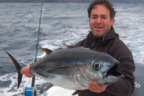 Ponta Delgada: aventura de pesca deportiva de medio día de 4 horasPonta Delgada: aventura de pesca deportiva de medio día