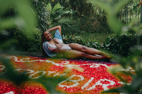 Ubud: Flower Pool Decoration with Photographer & Drone Ubud: Flower Pool Decoration with Photographer & Drone