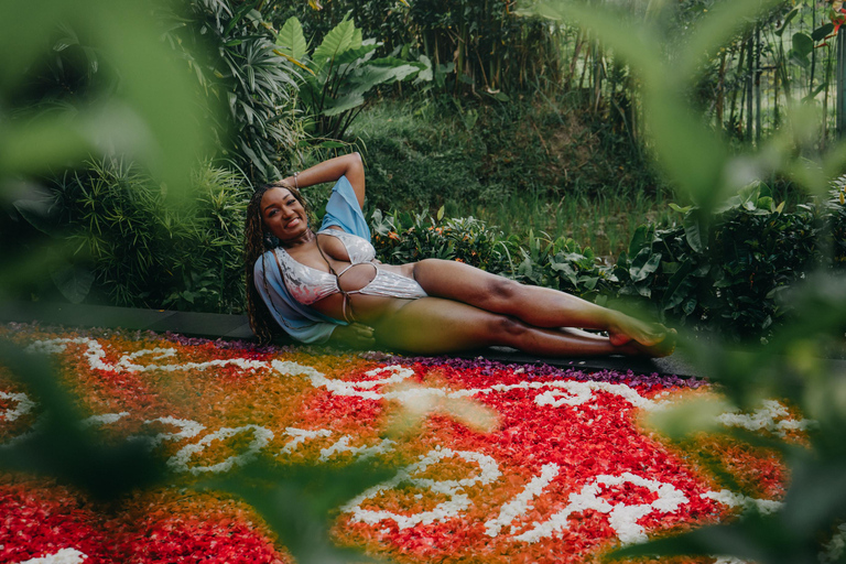 Ubud: Flower Pool Decoration with Photographer & Drone Ubud: Flower Pool Decoration with Photographer & Drone