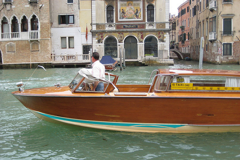 Puerto de Venecia: Traslado hasta hotelesPuerto de Venecia: Traslado compartido hasta hoteles