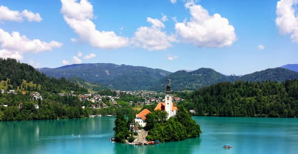 Von Ljubljana aus: Bleder See, Postojna-Höhle und Burg Predjama