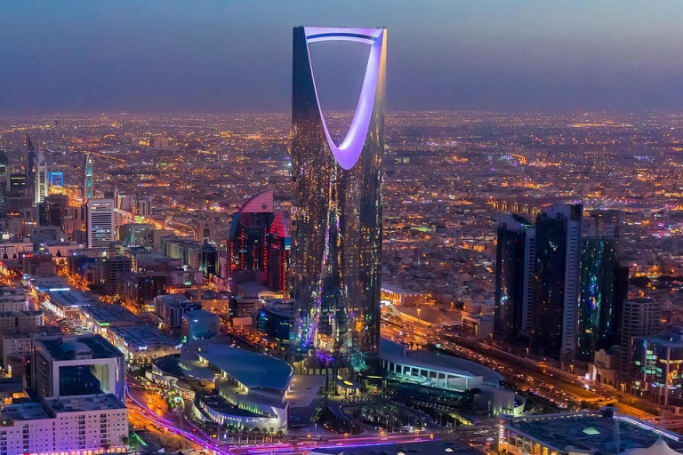 Flughafen Riyadh (RUH): Privater Transfer zu den Hotels
