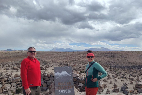 From Arequipa: 2-Day Colca Canyon Tour with Transfer to Puno
