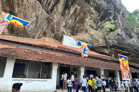 From Colombo: Anuradhapura Private Transfer & Temple Tour