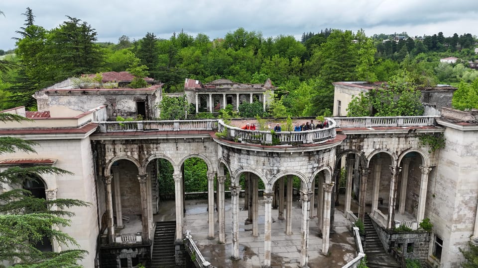 Sanatoriums soviétiques de Tskaltoubo depuis Koutaïssi