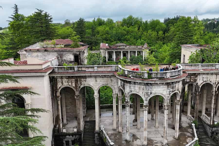 Von Kutaisi: Sowjetische Sanatorien von Tskaltubo. Foto: GetYourGuide