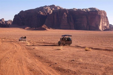 Amman – Petra – Całodniowa wycieczka do Wadi RumAmman-Petra-Wadi Rum Całodniowa wycieczka minibusem 10 osób