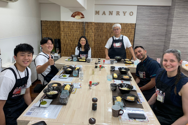 Kyoto: Japanese Udon and Sushi Cooking Class with Tastings