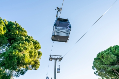 Barcelona: Walking tour with Montjuic Castle & Cable Car Private Tour