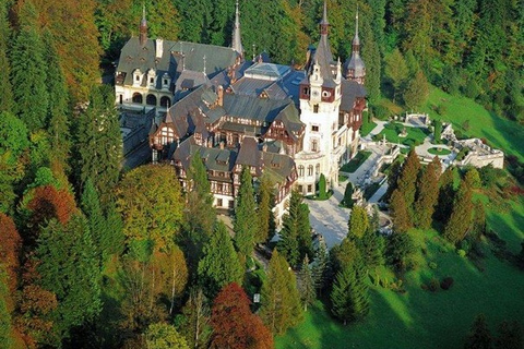 Survoler le château de Bran et la région de Brasov : Tour en hélicoptère